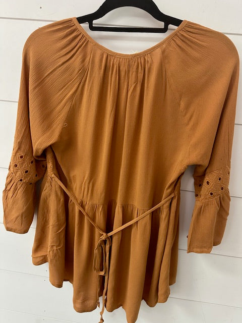 Mustard 3/4 Sleeve Cutout Top