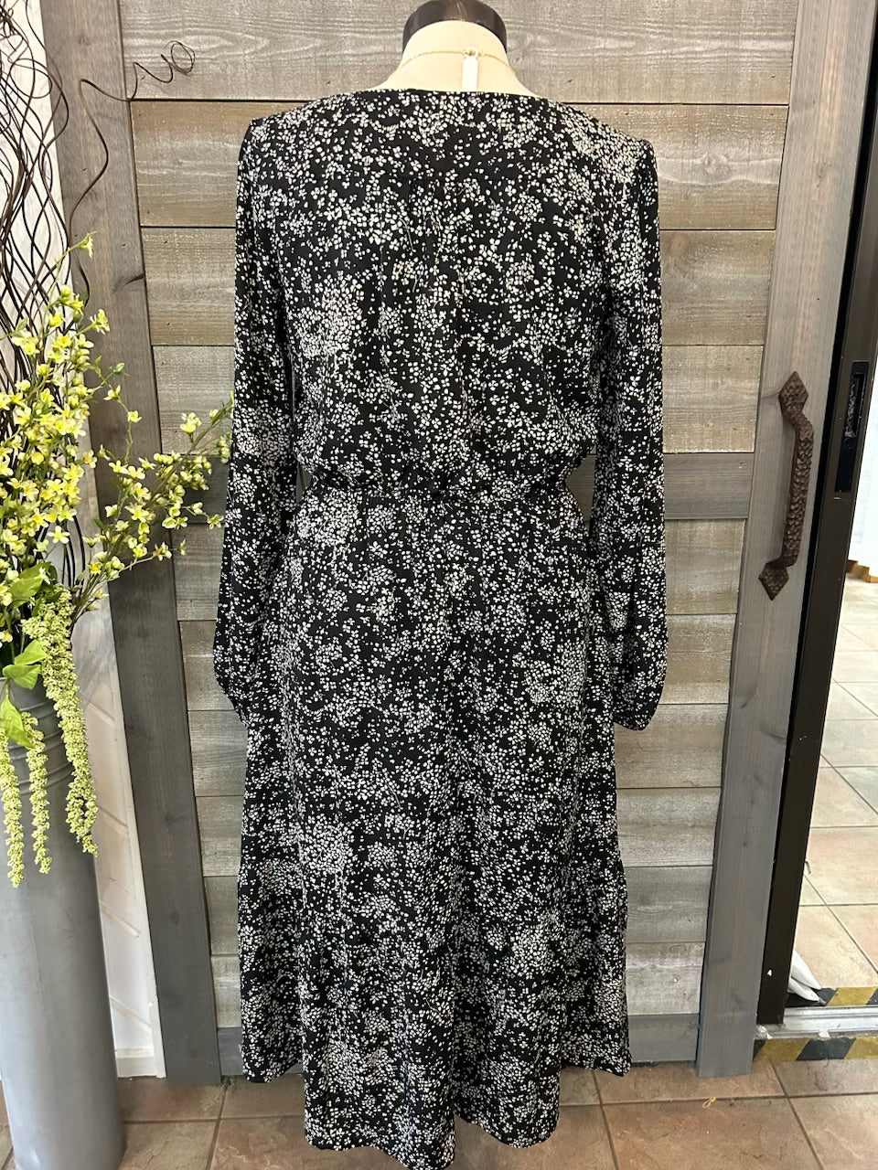 V-neck Baggy Sleeve Long Black Floral Dress